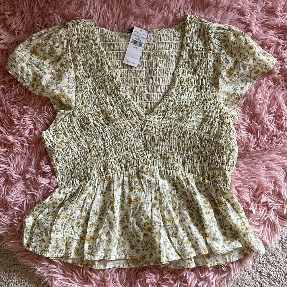 BNWT AEO Floral Smocked Top